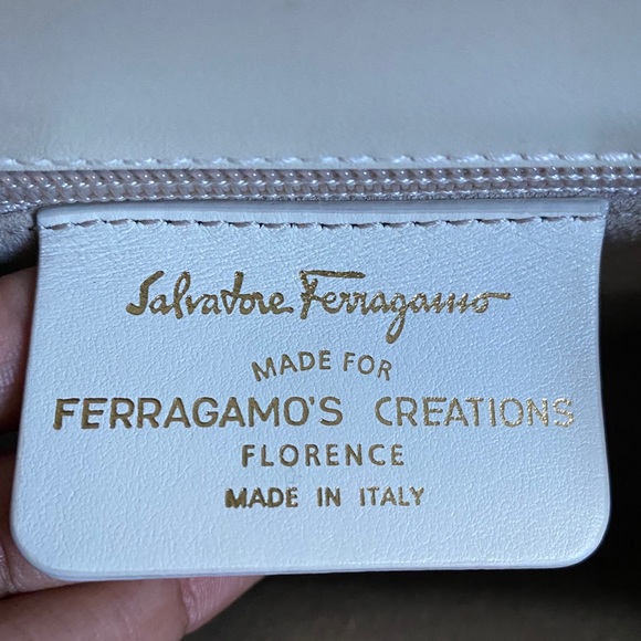 ♦️SOLD♦️Ferragamo Lady Gancini Kelly Bag -Magnolia - Picture 8 of 10